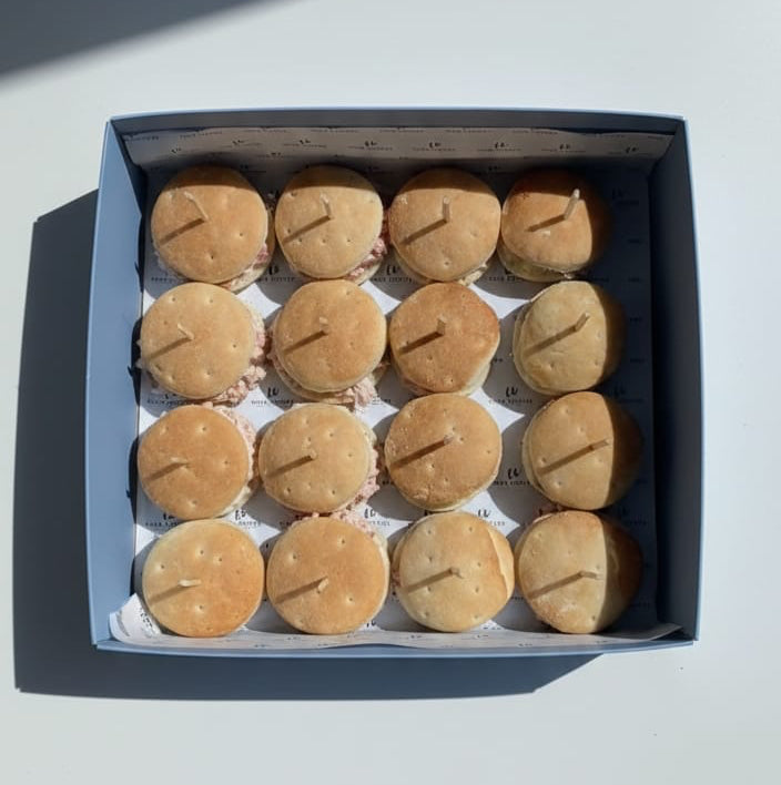 Tapaditos en pan brioche de Pollo Grillado – Caja de 20 unidades