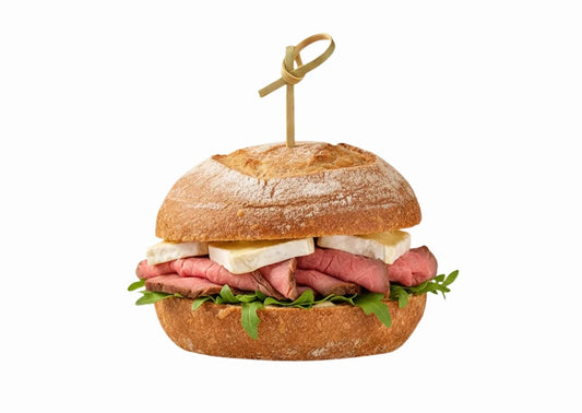 Mini Sándwich Cocktail en Pan Rústico con Roast Beef, Brie y Rúcula – Caja de 20 unidades
