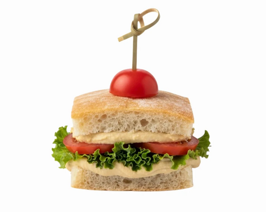 Mini Sándwich Cocktail Vegano en Pan Crocata artesanal – Hummus de Garbanzo, Tomate y Lechuga (20 unidades)